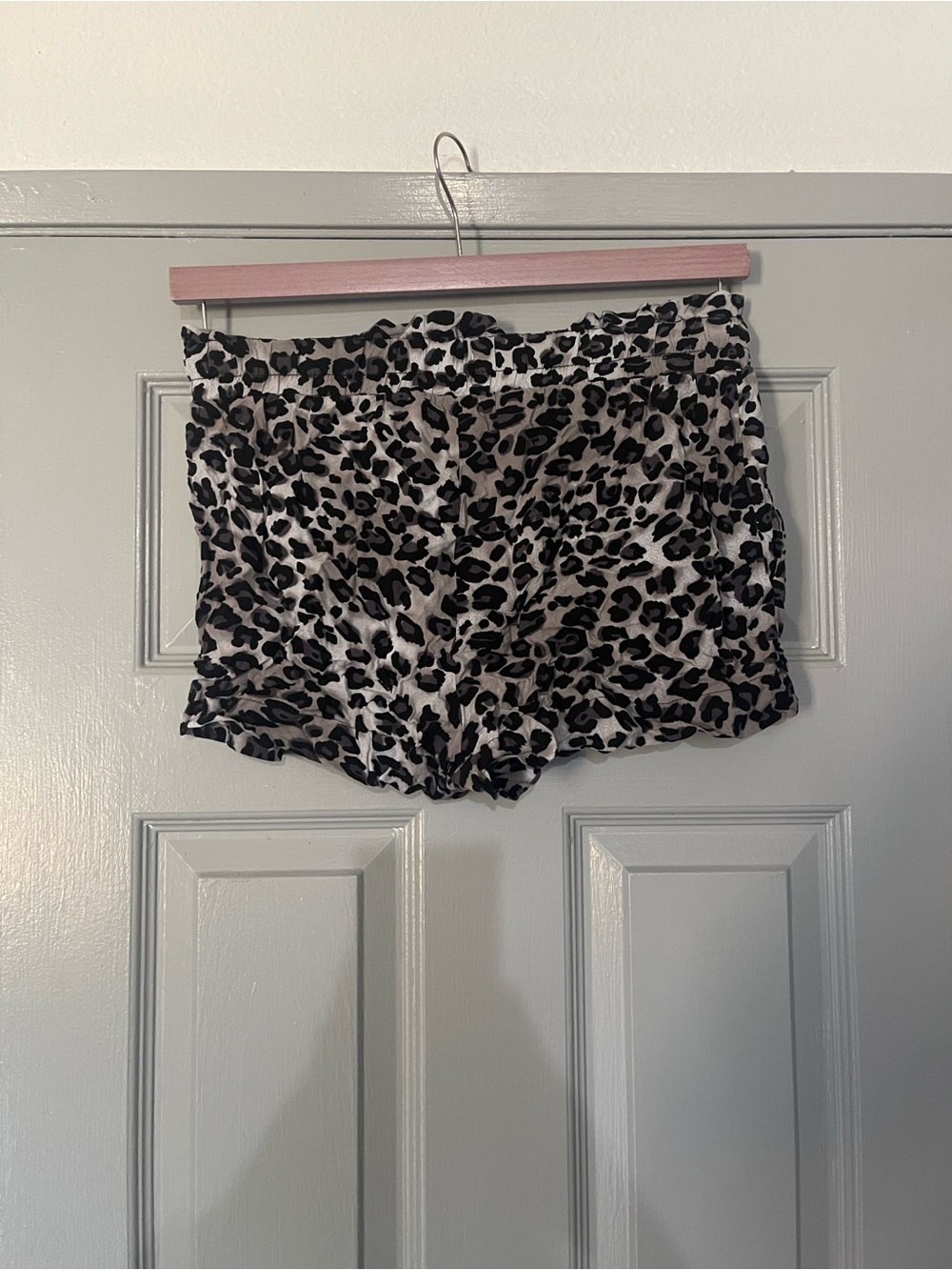 Leopard Print Ruffle Shorts - Black & Cream - Picture 2 of 2